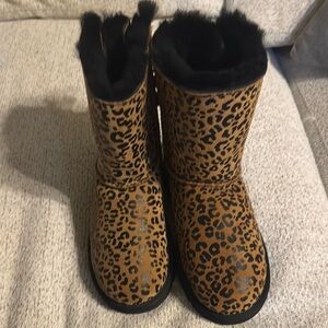 NWOT UGG cheetah print boots kids size 4